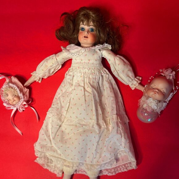 Vintage Porcelain Doll Trio Gift  – 1970s–1990s Collector’s Set – Halloween - Picture 3 of 12